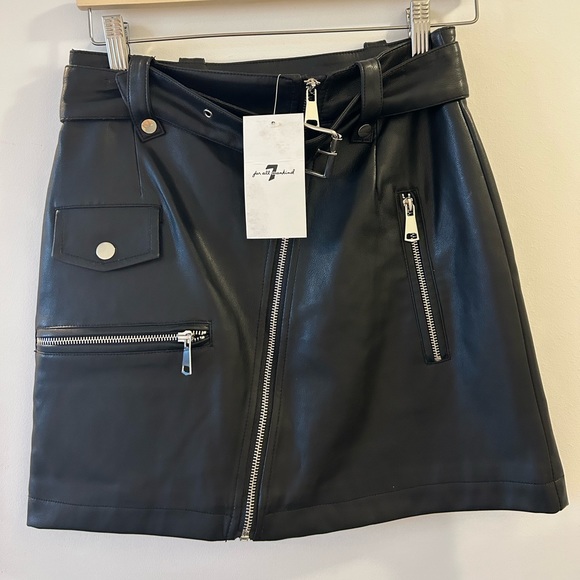 Selling a faux leather skirt from 7 for All Mankind - size Small - Picture 3 of 4